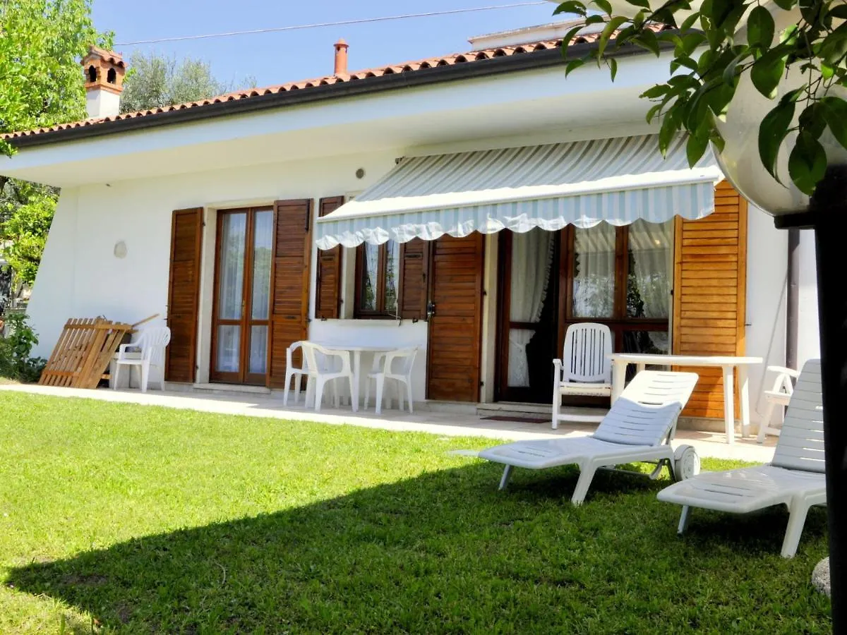 Holiday Home With Private Garden, About 1 Km From The Lake Lazise