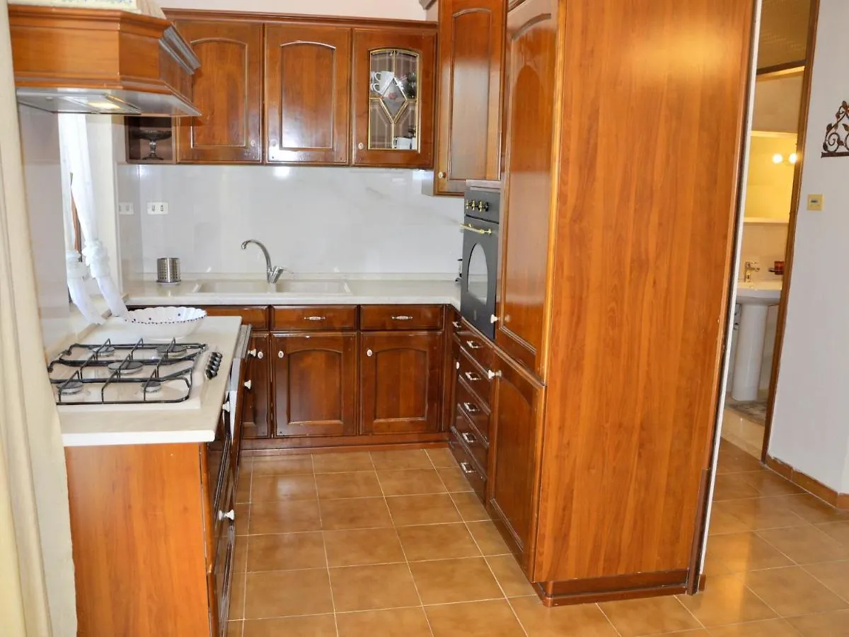 Holiday Home With Private Garden, About 1 Km From The Lake Lazise