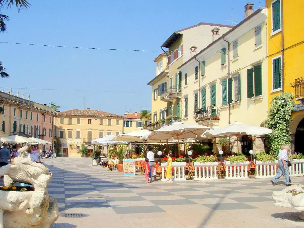 Holiday Home With Private Garden, About 1 Km From The Lake Lazise